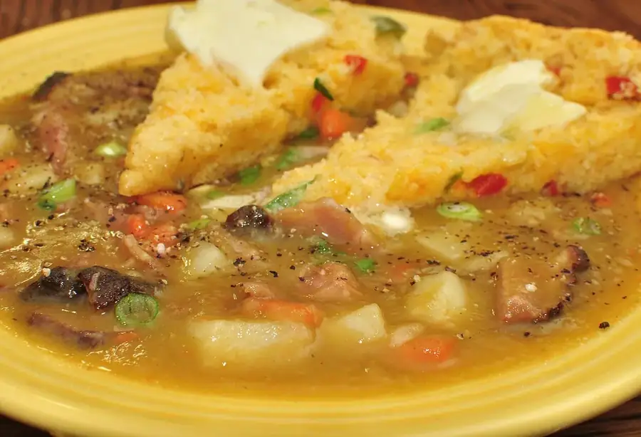 Presentación orientativa de sopa de arvejas partidas y zanahoria