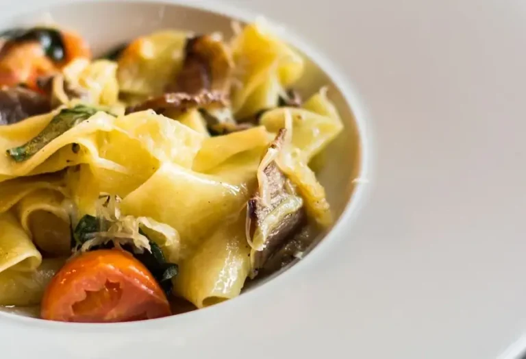 Fotografía ilustrativa de Pasta con limón y calabacín